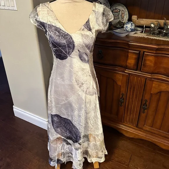 Pretty Cream Komarov dress size Medium - Picture 2 of 10